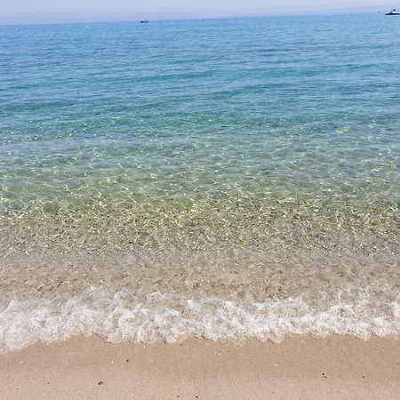 بيت للعطل Lily's House-seafront In Hanioti, Halkidiki هانيوتي