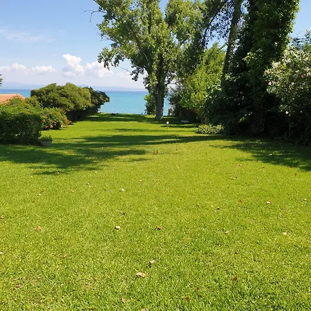 Lily's House-seafront In Hanioti, Halkidiki Chanioti