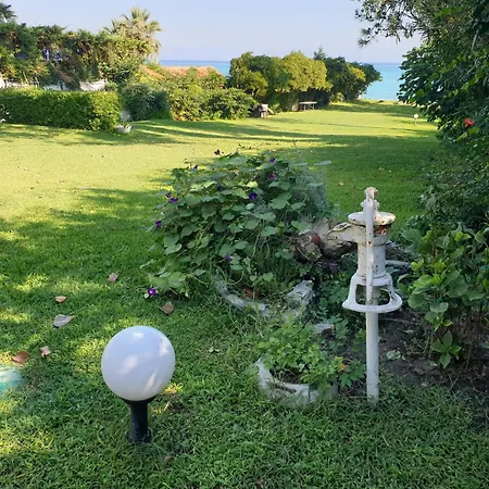 Prázdninový dům Lily's House-seafront In Hanioti, Halkidiki *