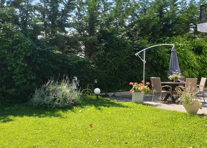Case de vacanță Lily's House-seafront In Hanioti, Halkidiki Hanioti