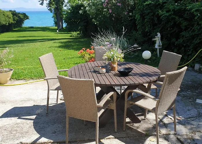 Case de vacanță Lily's House-seafront In Hanioti, Halkidiki
