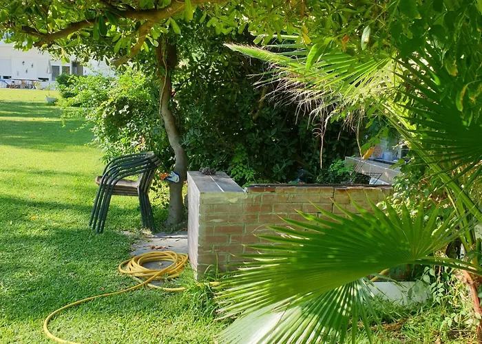 Case de vacanță Lily's House-seafront In Hanioti, Halkidiki *