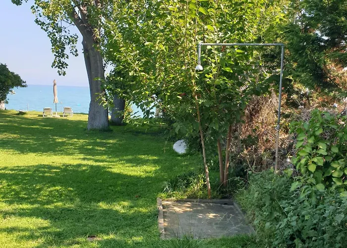 Lily's House-seafront In Hanioti, Halkidiki Case de vacanță *