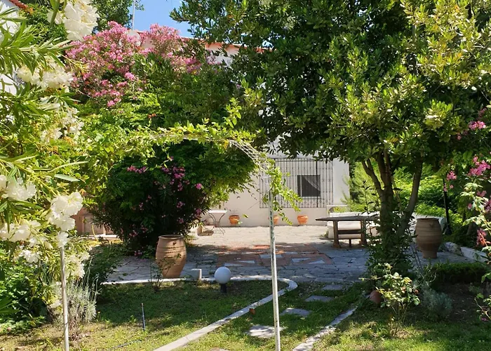 Lily's House-seafront In Hanioti, Halkidiki Case de vacanță Hanioti