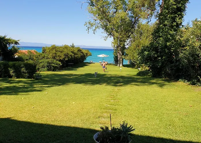 Lily's House-seafront In Hanioti, Halkidiki Case de vacanță