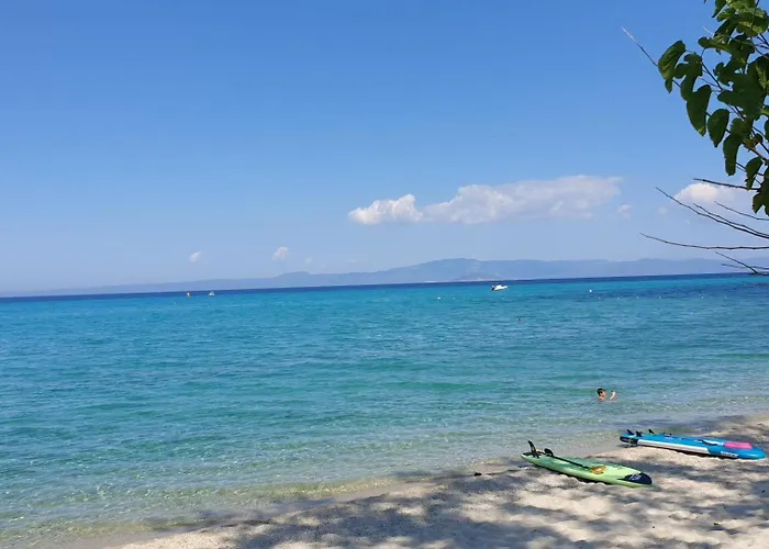 Lily's House-seafront In Hanioti, Halkidiki Case de vacanță Hanioti