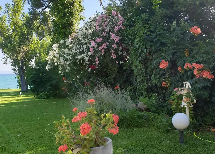 Case de vacanță Lily's House-seafront In Hanioti, Halkidiki